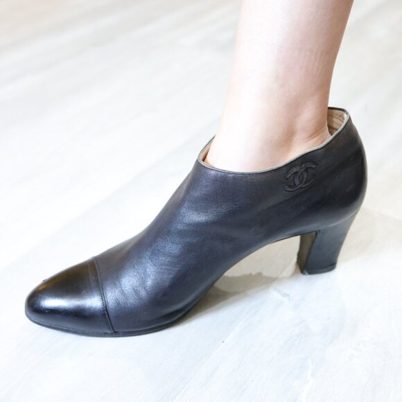 Authentic Chanel Ankle Boots with mid-high hill-Black Leather , SIZE 9 - Picture 3 of 4